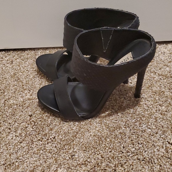 Steve Madden Midnight Heels size 6.5 - Picture 2 of 5